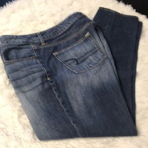Comfy gently used AE jeans